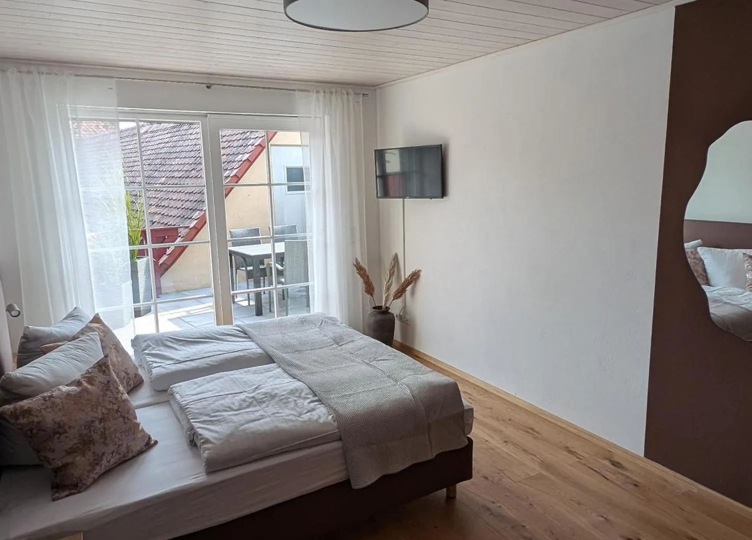 Schwarzer Adler - Ferienwohnung Storchennest Ipsheim