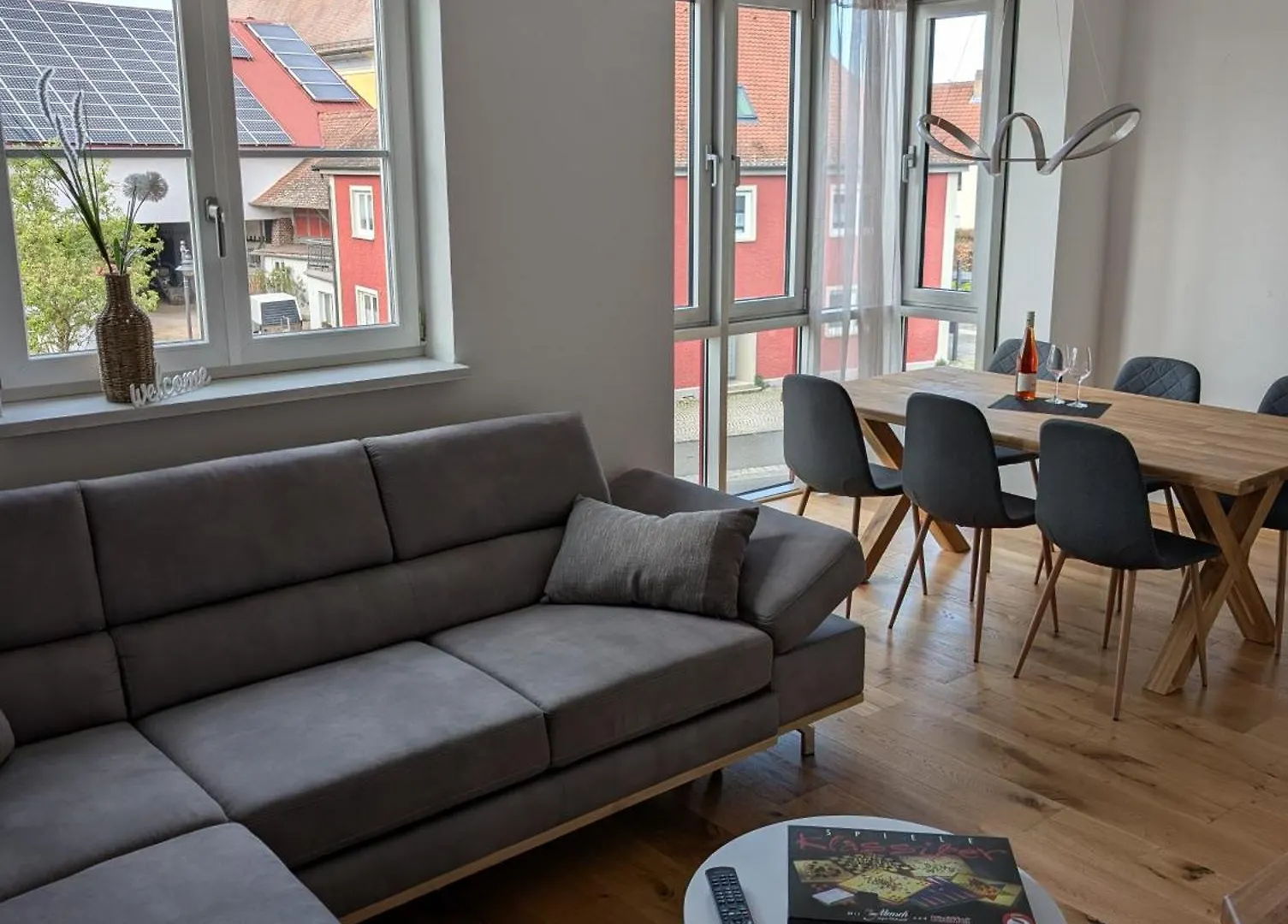 公寓 Schwarzer Adler - Ferienwohnung Storchennest Ipsheim 德国